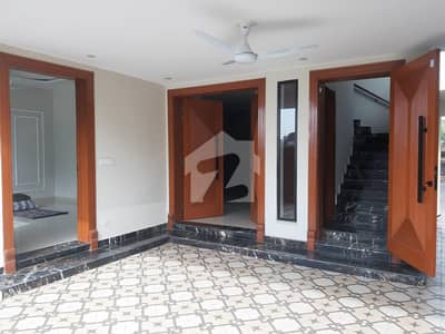 10/Marla Modren Brand New House For Sale In Bahria Town Rawalpindi.