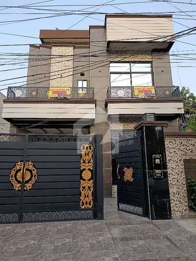جوہر ٹاؤن فیز 1 جوہر ٹاؤن,لاہور میں 6 کمروں کا 10 مرلہ مکان 5.2 کروڑ میں برائے فروخت۔