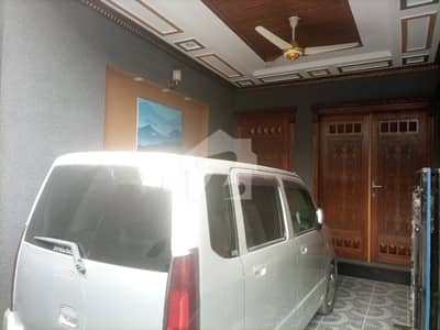 جوہر ٹاؤن لاہور میں 5 کمروں کا 5 مرلہ مکان 2.85 کروڑ میں برائے فروخت۔