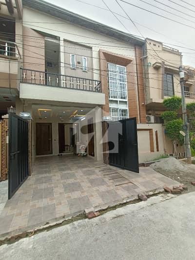 5 Marla Ultra Modern House Near Canal Road Or Emporium Mall Best Location Best Investment