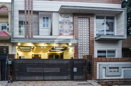 10 Marla Brand New House Sui Gas Meter Installed Triple Storey Designer House Solid Construction