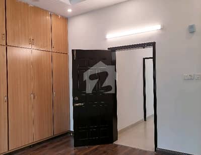 10 Marla House Ideally Situated In Allama Iqbal Town