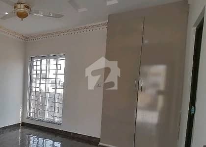 A Room Of 200 Square Feet In Lahore
