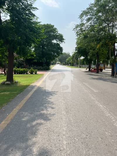 ڈی ایچ اے فیز 8 سابقہ ​​پارک ویو ڈی ایچ اے فیز 8,ڈی ایچ اے ڈیفینس,لاہور میں 4 کنال رہائشی پلاٹ 18.9 کروڑ میں برائے فروخت۔