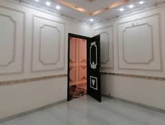 علامہ اقبال ٹاؤن لاہور میں 4 کمروں کا 10 مرلہ مکان 6.25 کروڑ میں برائے فروخت۔