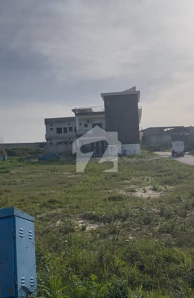 University Town Block A 35*65 Cornar plot for sale 50% land cleared plot for sale University Town Block A 35*65 Cornar plot for sale 50% land cleared plot for sale
