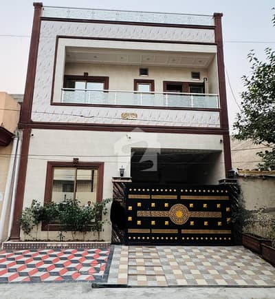 جوہر ٹاؤن فیز 1 جوہر ٹاؤن,لاہور میں 5 کمروں کا 5 مرلہ مکان 3.15 کروڑ میں برائے فروخت۔