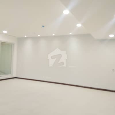 Perimum Non Furnished 3 Bed Apartment