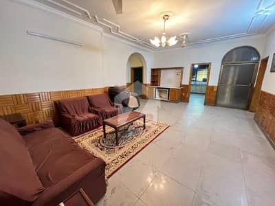 F-6/1 Size 500sqy Ground Floor Sami Furnished 3bed 3bath DD Tvlounge Kitchen