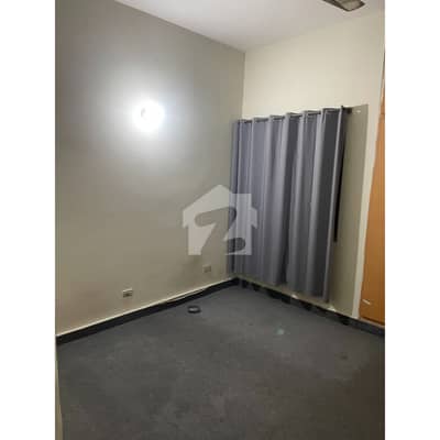 G11 Room For Rent