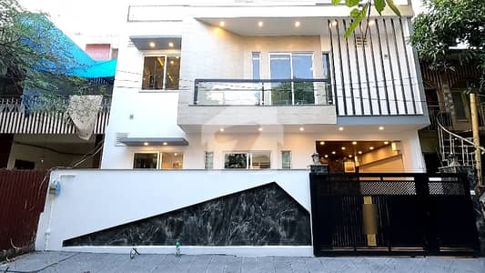 Prime Location 1500 Square Feet House In G-10 For Sale At Good Location