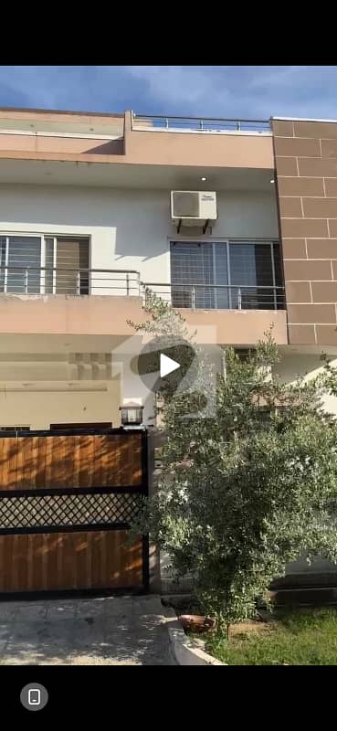 جی ۔ 10/2 جی ۔ 10,اسلام آباد میں 5 کمروں کا 9 مرلہ مکان 7.85 کروڑ میں برائے فروخت۔