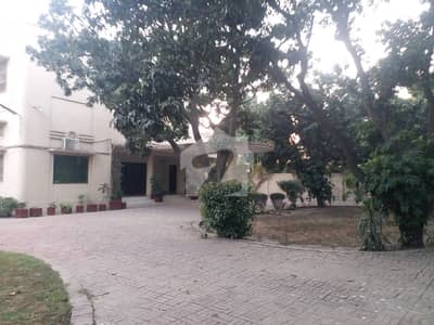 جیل روڈ لاہور میں 5 کمروں کا 7 کنال مکان 10.5 ارب میں برائے فروخت۔