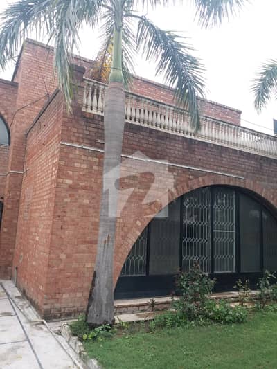 مین بلیوارڈ گلبرگ گلبرگ,لاہور میں 4 کمروں کا 14 مرلہ دفتر 3.5 لاکھ میں کرایہ پر دستیاب ہے۔