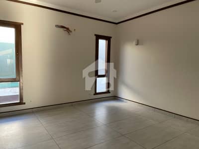 ڈی ایچ اے فیز 6 ڈی ایچ اے ڈیفینس,کراچی میں 6 کمروں کا 1 کنال مکان 24.0 کروڑ میں برائے فروخت۔