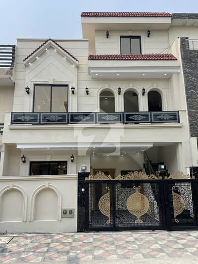 G11 Vip House 25x50