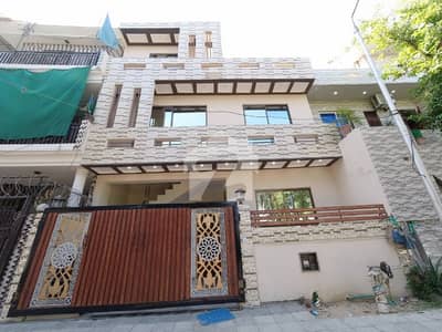 جی ۔ 11 اسلام آباد میں 4 کمروں کا 4 مرلہ مکان 4.5 کروڑ میں برائے فروخت۔