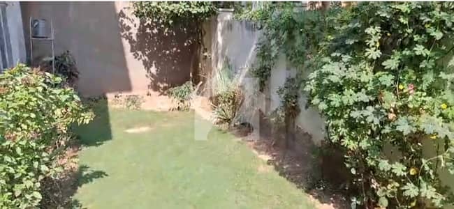 ویسٹریج 1 ویسٹریج,راولپنڈی میں 5 کمروں کا 12 مرلہ مکان 5.6 کروڑ میں برائے فروخت۔