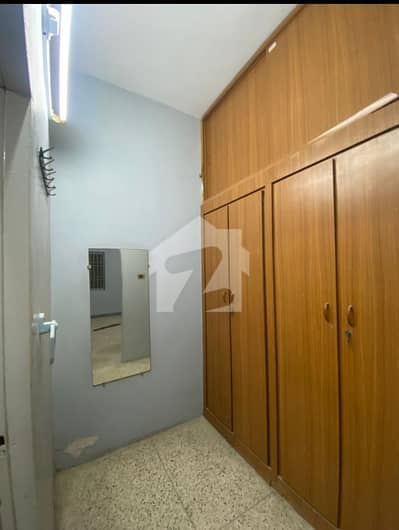 400 SQ/YARD 1ST & 2ND FLOOR PORTION AVAILABLE FOR RENT 400 SQ/YARD 1ST & 2ND FLOOR PORTION AVAILABLE FOR RENT