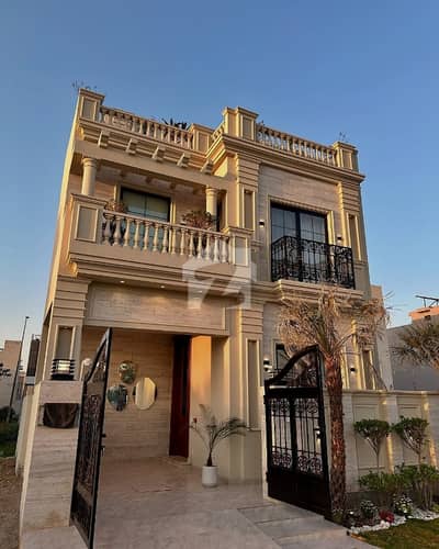 ڈی ایچ اے 9 ٹاؤن ۔ بلاک سی ڈی ایچ اے 9 ٹاؤن,ڈیفنس (ڈی ایچ اے),لاہور میں 3 کمروں کا 5 مرلہ مکان 1.15 لاکھ میں کرایہ پر دستیاب ہے۔ ڈی ایچ اے 9 ٹاؤن ۔ بلاک سی ڈی ایچ اے 9 ٹاؤن,ڈیفنس (ڈی ایچ اے),لاہور میں 3 کمروں کا 5 مرلہ مکان 1.15 لاکھ میں کرایہ پر دستیاب ہے۔