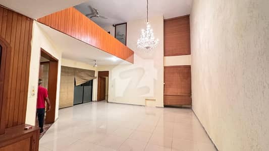 F-7 500 SQ Yard 3 Bed Back Side House Available For Rent F-7 500 SQ Yard 3 Bed Back Side House Available For Rent