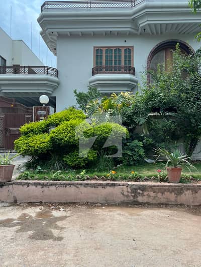 I-8/4 One Kanal Upper Portion Separate Gate Near Park Ideal Location