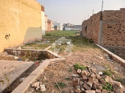 بنی گالہ اسلام آباد میں 7 مرلہ رہائشی پلاٹ 80.0 لاکھ میں برائے فروخت۔