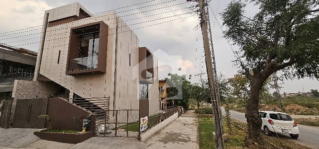 CORNER Brand New Designer House 25x50 For Sale