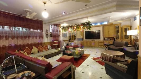 جی ۔ 11/3 جی ۔ 11,اسلام آباد میں 1 کنال مکان 16.5 کروڑ میں برائے فروخت۔ جی ۔ 11/3 جی ۔ 11,اسلام آباد میں 1 کنال مکان 16.5 کروڑ میں برائے فروخت۔