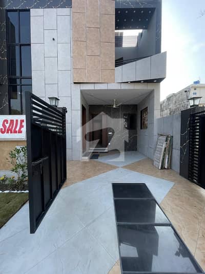 Brand New 7 Marla For Sale - Designer House 60 Feet Road In Lake City Brand New 7 Marla For Sale - Designer House 60 Feet Road In Lake City