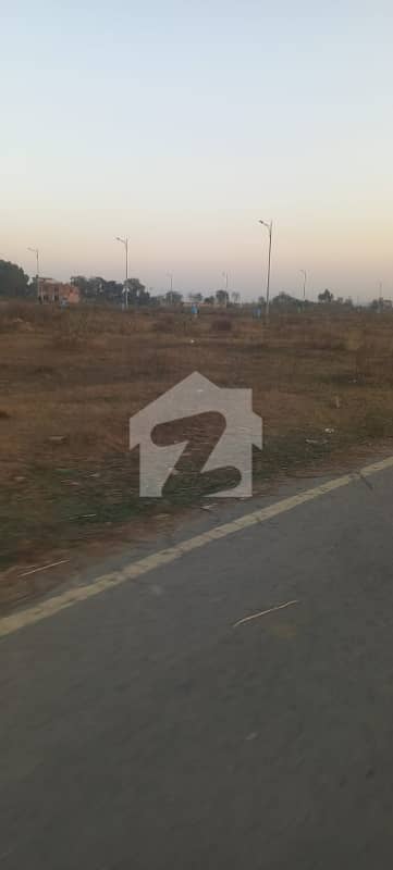 ڈی ایچ اے فیز9 پریزم - بلاک سی ڈی ایچ اے فیز9 پریزم,ڈی ایچ اے ڈیفینس,لاہور میں 1 کنال رہائشی پلاٹ 2.8 کروڑ میں برائے فروخت۔ ڈی ایچ اے فیز9 پریزم - بلاک سی ڈی ایچ اے فیز9 پریزم,ڈی ایچ اے ڈیفینس,لاہور میں 1 کنال رہائشی پلاٹ 2.8 کروڑ میں برائے فروخت۔