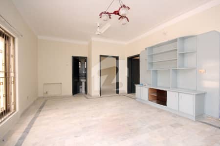 1 Kanal Upper Portion For Rent In Phase 1
