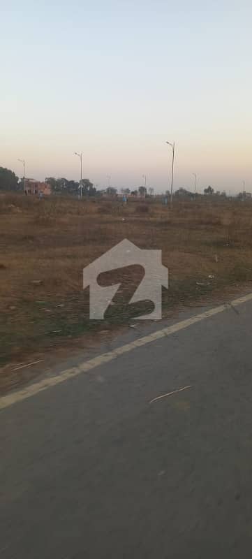 ڈی ایچ اے 9 ٹاؤن ڈیفنس (ڈی ایچ اے),لاہور میں 10 مرلہ رہائشی پلاٹ 2.45 کروڑ میں برائے فروخت۔ ڈی ایچ اے 9 ٹاؤن ڈیفنس (ڈی ایچ اے),لاہور میں 10 مرلہ رہائشی پلاٹ 2.45 کروڑ میں برائے فروخت۔