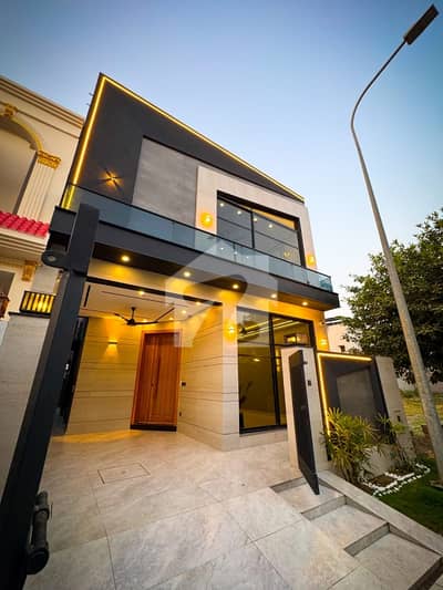 NEAR TO MAIN ROAD AND PARK PHASE 9 PRISM K BLOCK 5 MARLA PLOT READY TO POSSESSION
