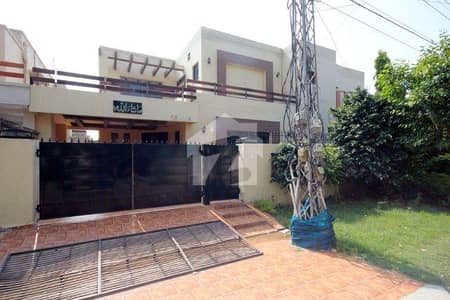 10 Marla House For Rent in Phase 4