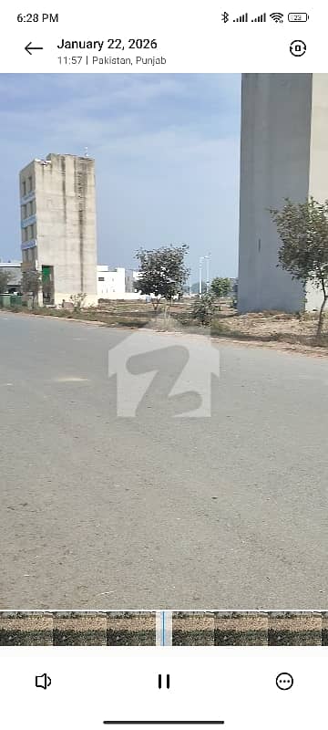 ڈی ایچ اے فیز 7 - بلاک ایکس فیز 7,ڈیفنس (ڈی ایچ اے),لاہور میں 1 کنال رہائشی پلاٹ 4.15 کروڑ میں برائے فروخت۔