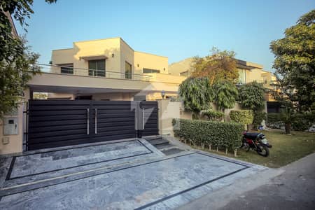 1 Kanal House Available For Rent
