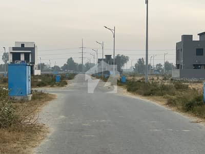 Phase 9 Prism 5 Marla Block R-2292 Near Park And 50 Kanal Play Ground For Sale