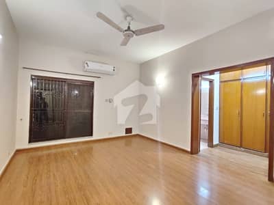 1 Kanal Upper Portion For Rent In Phase 3