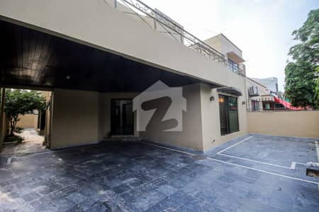 10 Marla House Available For Rent In DHA Phase 4 10 Marla House Available For Rent In DHA Phase 4
