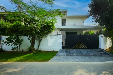 1 Kanal Corner House For Rent In DHA Phase 3 - Facing Park