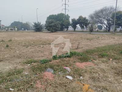FACING PARK 9 MARLA SUPERB PLOT FACING PARK 9 MARLA SUPERB PLOT