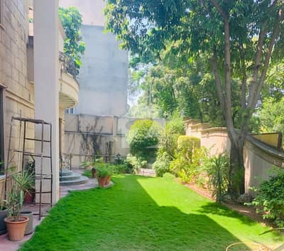 Old Demolishable Corner house Ideal for Fresh Construction