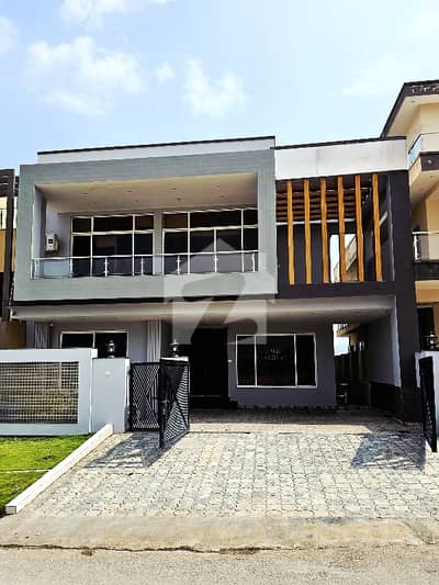Premium Living: 40x80 Designer House in Faisal Hills Executive Block
