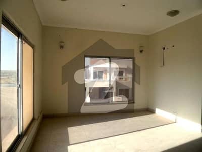 Quaid Villas 200sq yd Close to Entrance of BTK 3Bed One Unit Villas FOR SALE