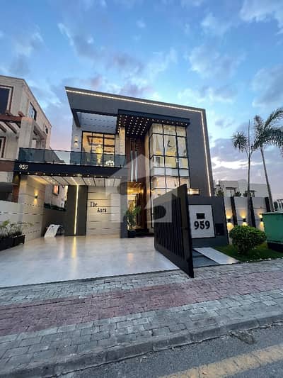 10 Marla Brand New And Luxury House For Sale 10 Marla Brand New And Luxury House For Sale