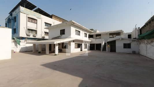 1000 Sq Yard Commercial Use Bangalow Hot Spot Location Of Shahrah E Faisal