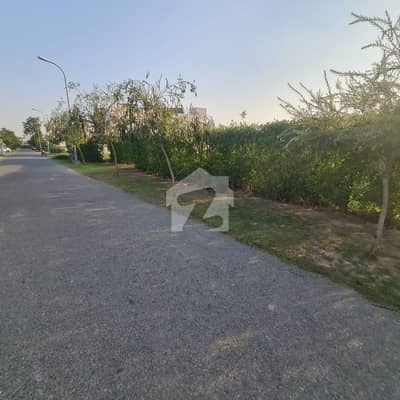ڈی ایچ اے فیز 7 ڈیفنس (ڈی ایچ اے),لاہور میں 2 کنال رہائشی پلاٹ 7.1 کروڑ میں برائے فروخت۔ ڈی ایچ اے فیز 7 ڈیفنس (ڈی ایچ اے),لاہور میں 2 کنال رہائشی پلاٹ 7.1 کروڑ میں برائے فروخت۔
