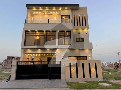 بش ایگزیکٹو ولاز ملتان میں 6 کمروں کا 7 مرلہ مکان 2.75 کروڑ میں برائے فروخت۔