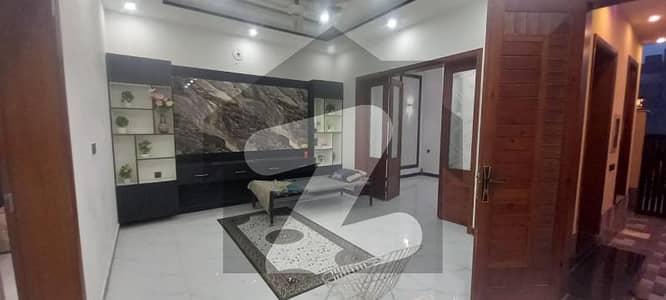 ستارہ گولڈ سٹی ستیانہ روڈ,فیصل آباد میں 4 کمروں کا 5 مرلہ مکان 2.5 کروڑ میں برائے فروخت۔
